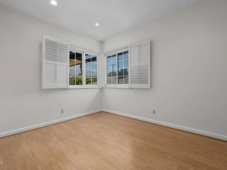 385 Cliff Dr #8 — Photo 25