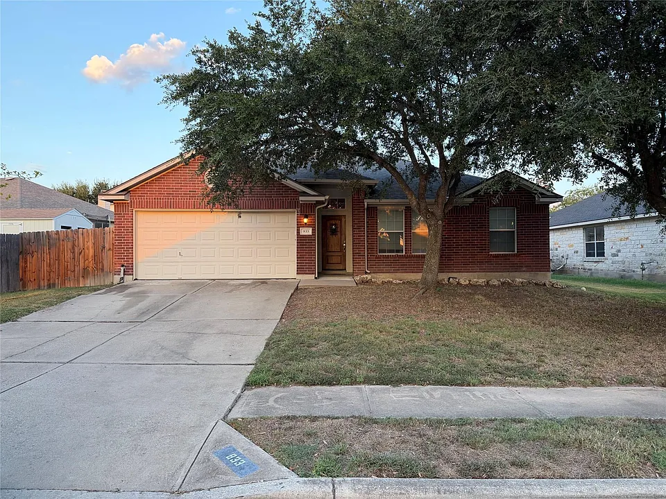 833 Dark Horse Ln