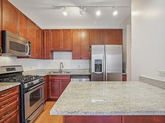 2nd image of 1250 S Michigan Ave APT 1706