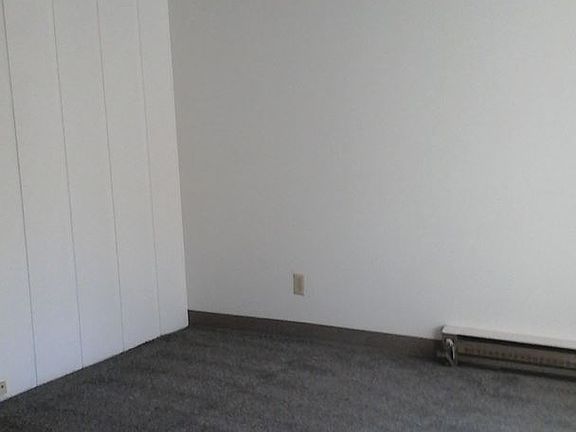 3rd image of 825 N Grand Ave APT 8