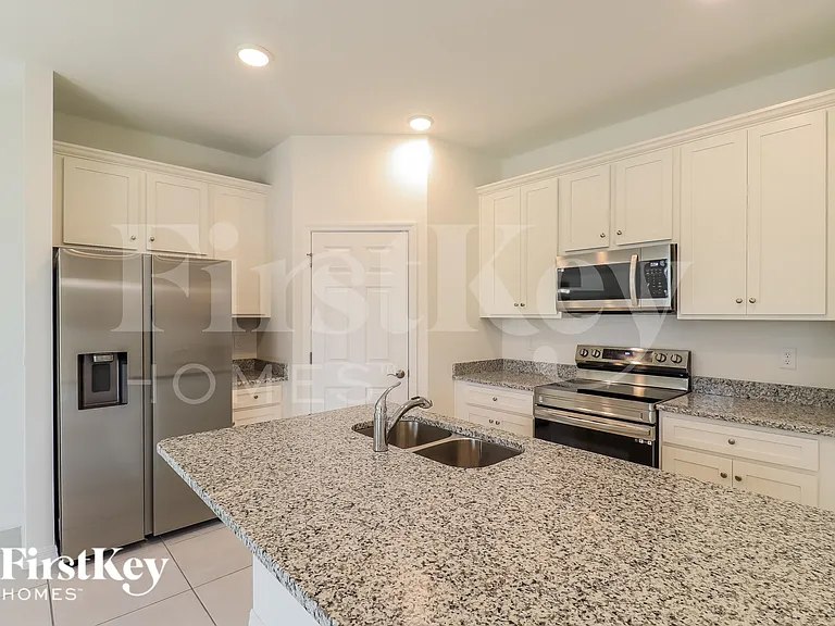 121 Windsor Reserve Dr — Photo 7