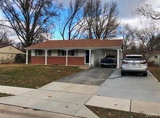 11039 Mars Ln, Maryland Heights, MO 63043
