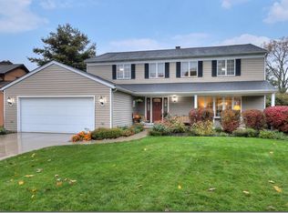 30780 Windy Hollow Ln, North Olmsted, OH
