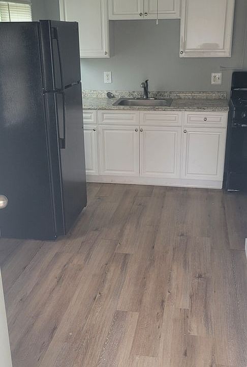 1st image of 21-27 Pyle Ct #21