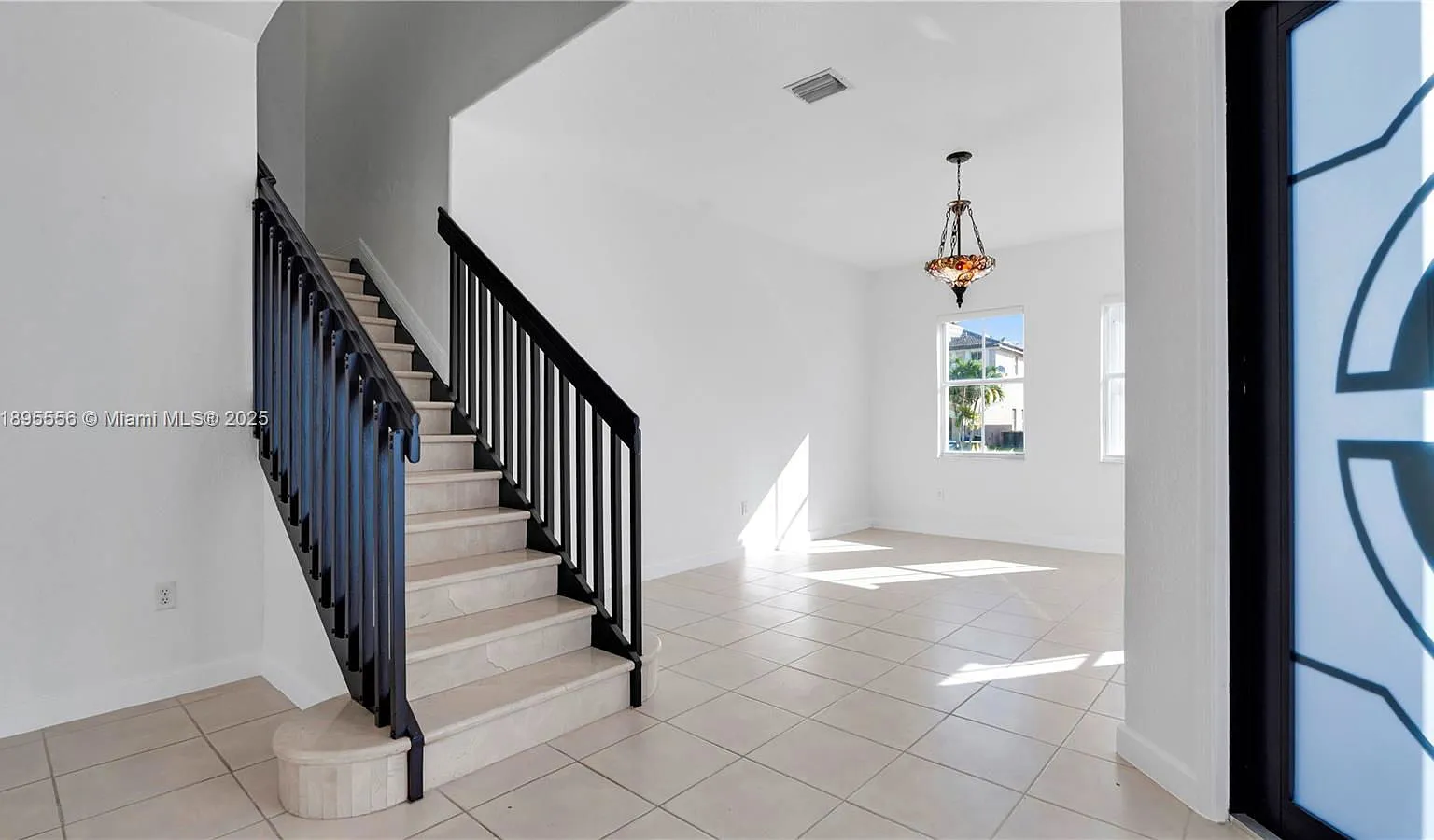 5 bed, 4.5 bath, 3017 sqft, $5,500 — Photo 4