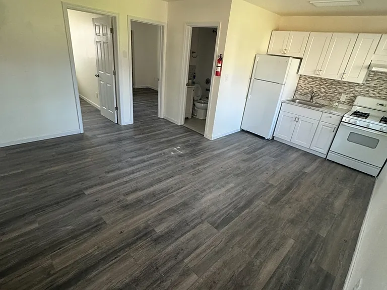 27 Hillside Ave #8 — Photo 8