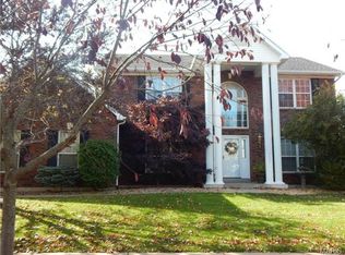 885 Emerald Place Dr, Saint Charles, MO 63304
