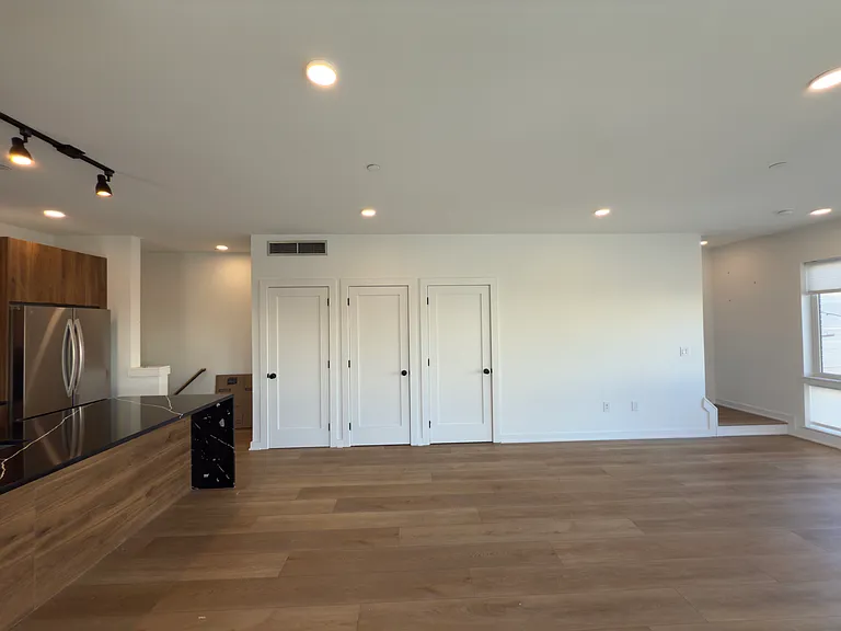 164 Richmond St #2B — Photo 8