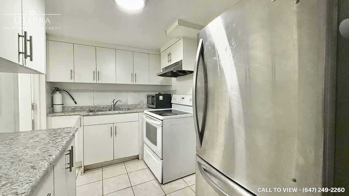 Building Photo - 60 Pendle Hill Ct #2