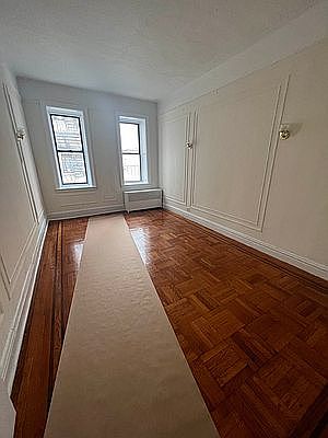 4th image of 4857 Broadway #1N