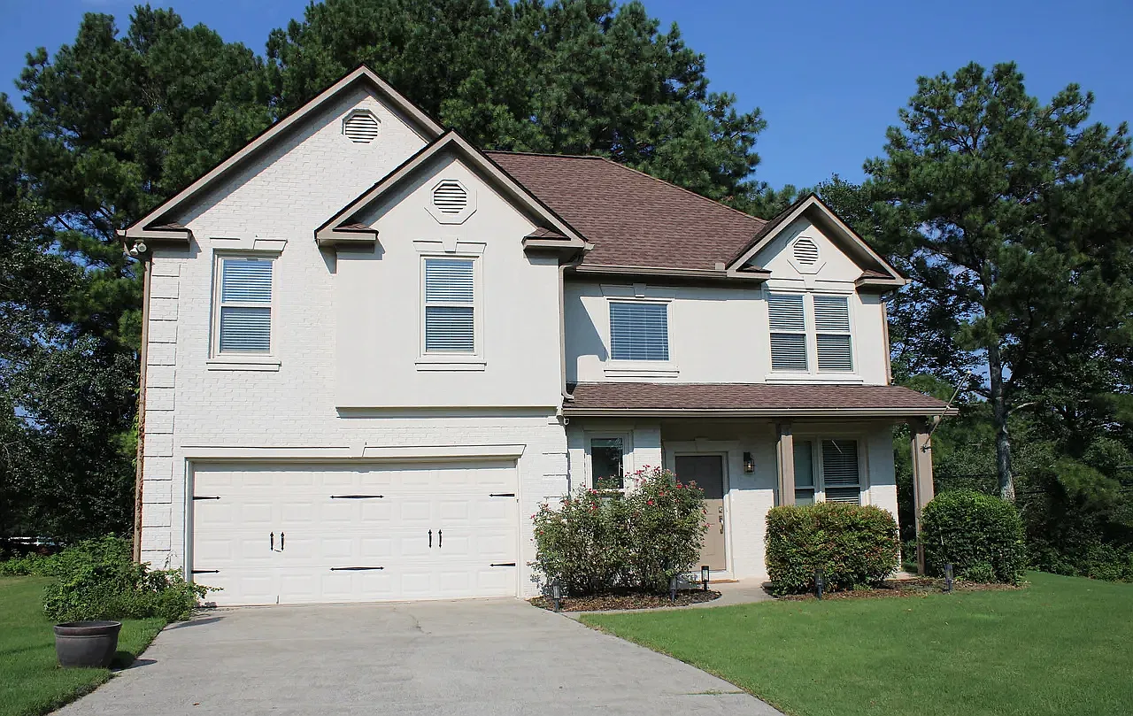 4 bed, 2.5 bath, 2198 sqft, $2,495 — Photo 1