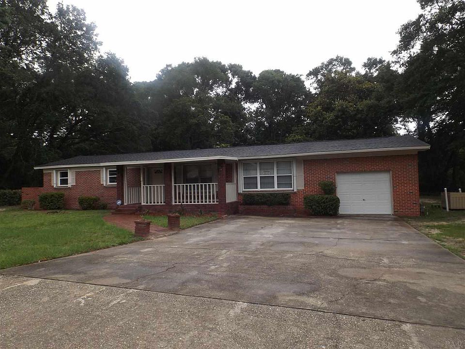 1st image of 1101 Chavers St