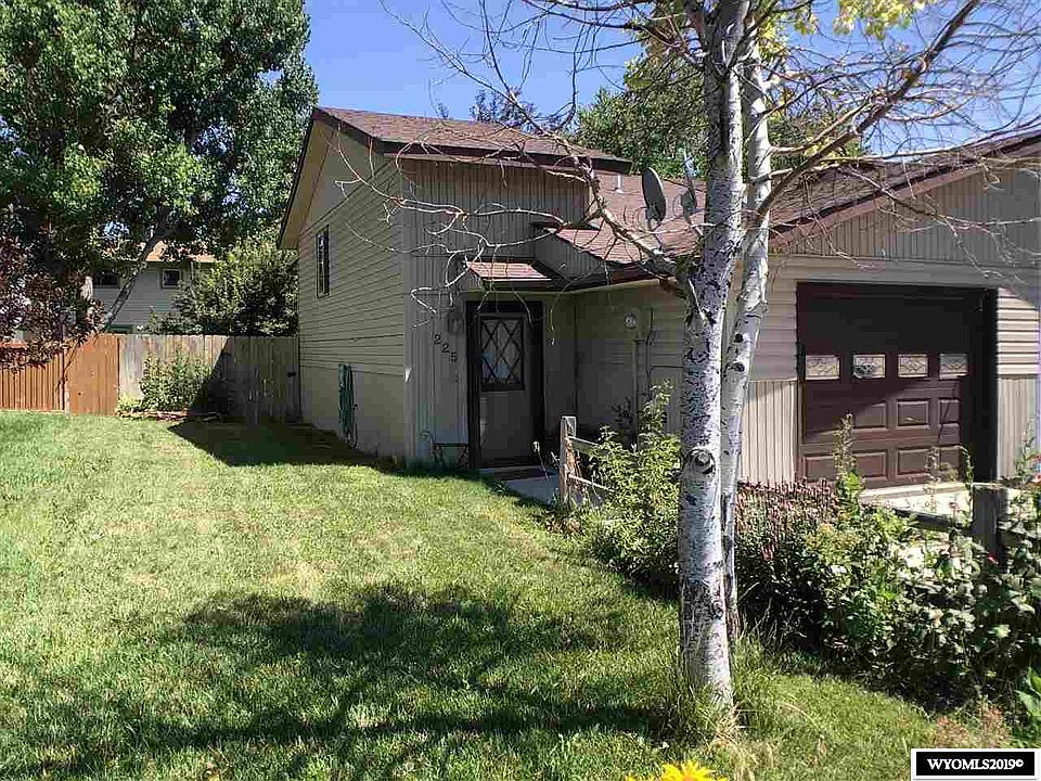 1st image of 225 Monterey Way