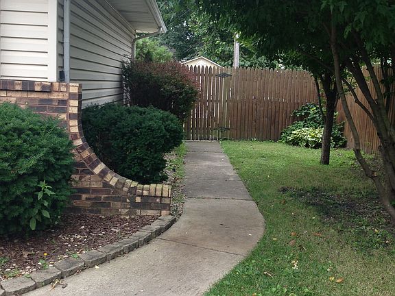 5th image of 3021 Crowsnest Dr