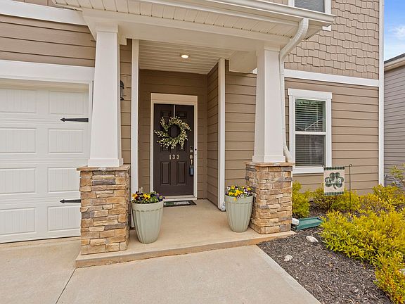 2nd image of 133 Hazelcroft Dr