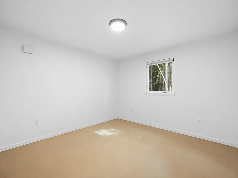 1594 Madeline St #B — Photo 15