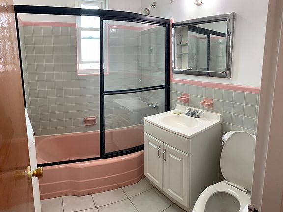 5th image of 2420 Wilson Ave #2