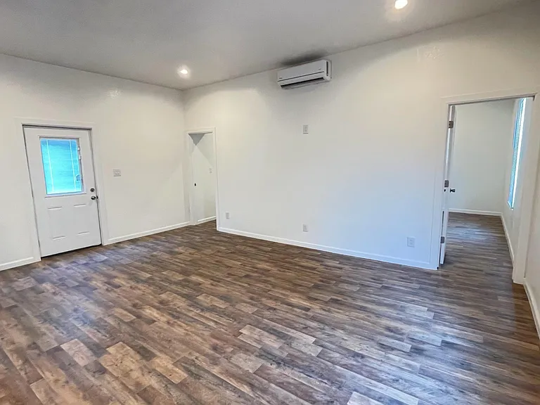 415 Perry St #A — Photo 8