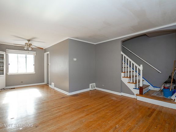 3rd image of 7834 S South Shore Dr Unit 5