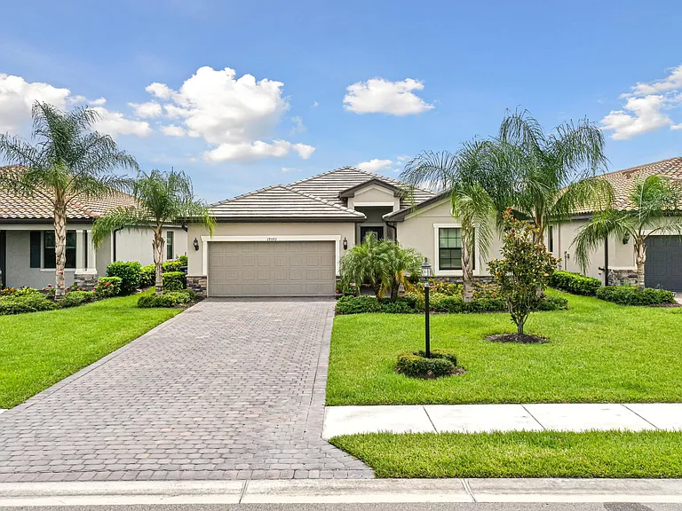 19592 Utopia Ln — Photo 1