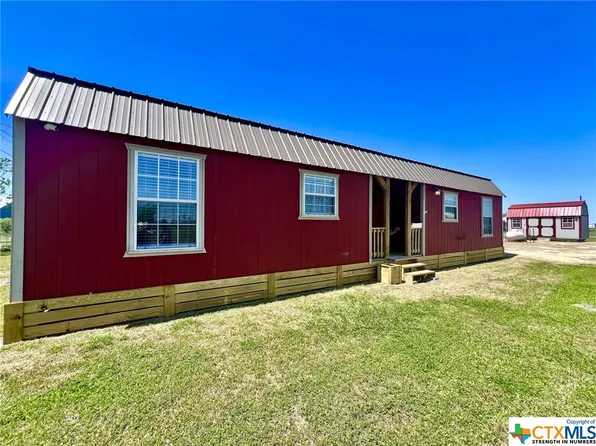 1001 W Toledo St, Seadrift, TX 77983