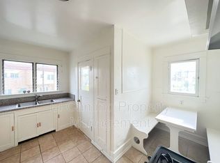 4000 W 22nd Pl, Los Angeles, CA 90018