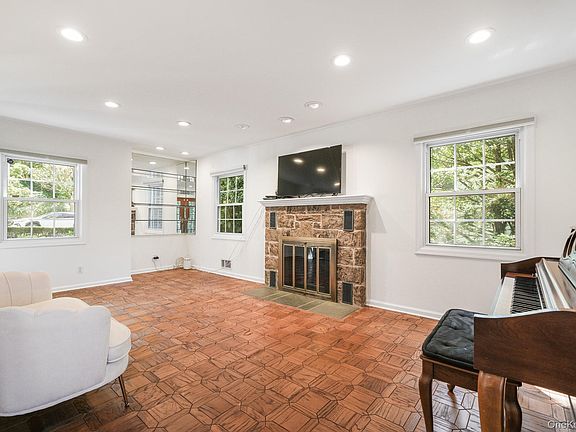 5th image of 29 Chatfield Road