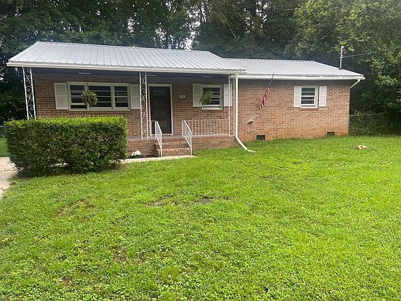 4th image of 910 Perry Dr