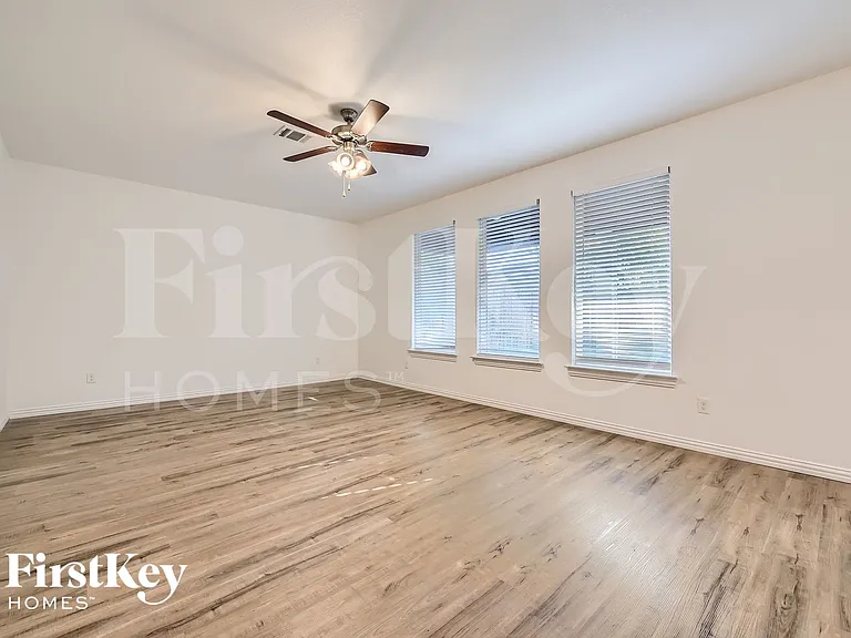 7384 Parkside Place Dr — Photo 5