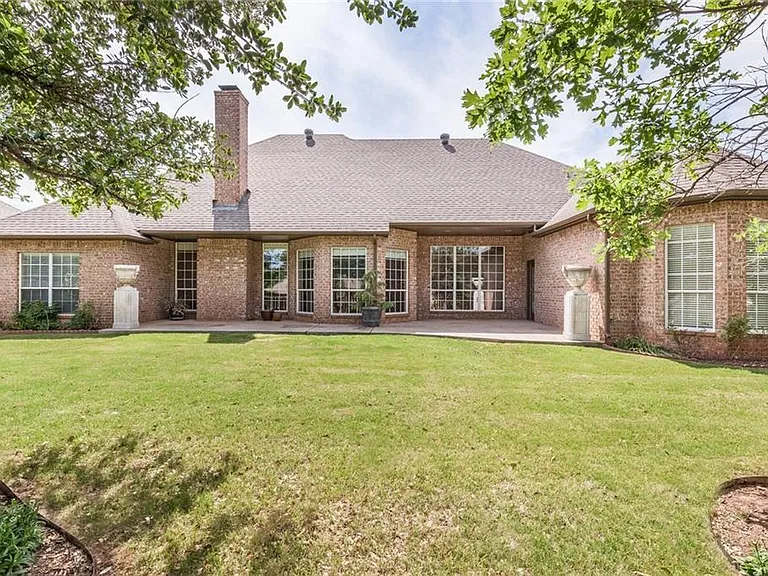 14708 Lamplight Ln — Photo 2