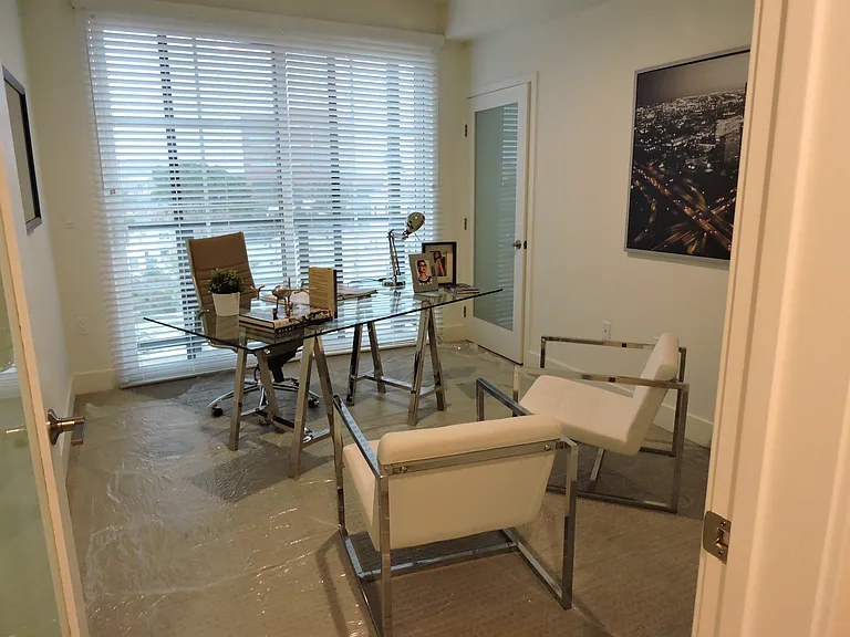 Premier Beverly Grove at Blackburn — Photo 8