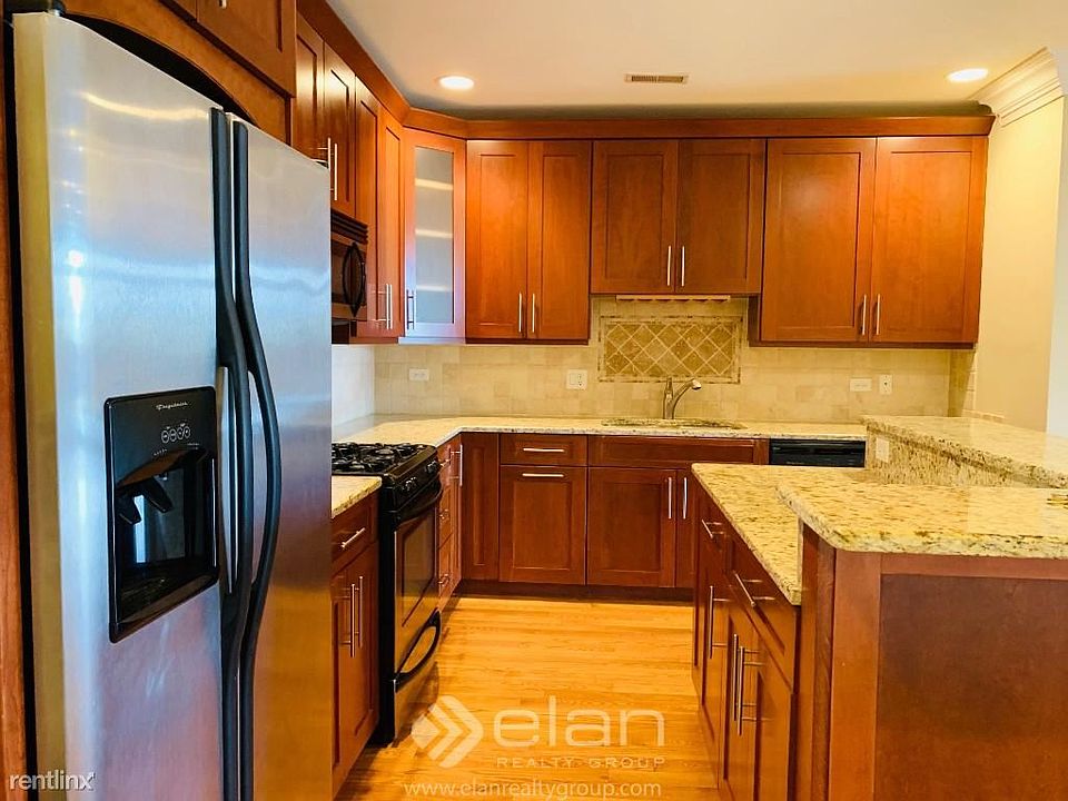 1st image of 2904 W Belmont Ave Unit 203