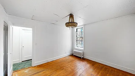 Sold by Thomas Lipovetsky, LREB