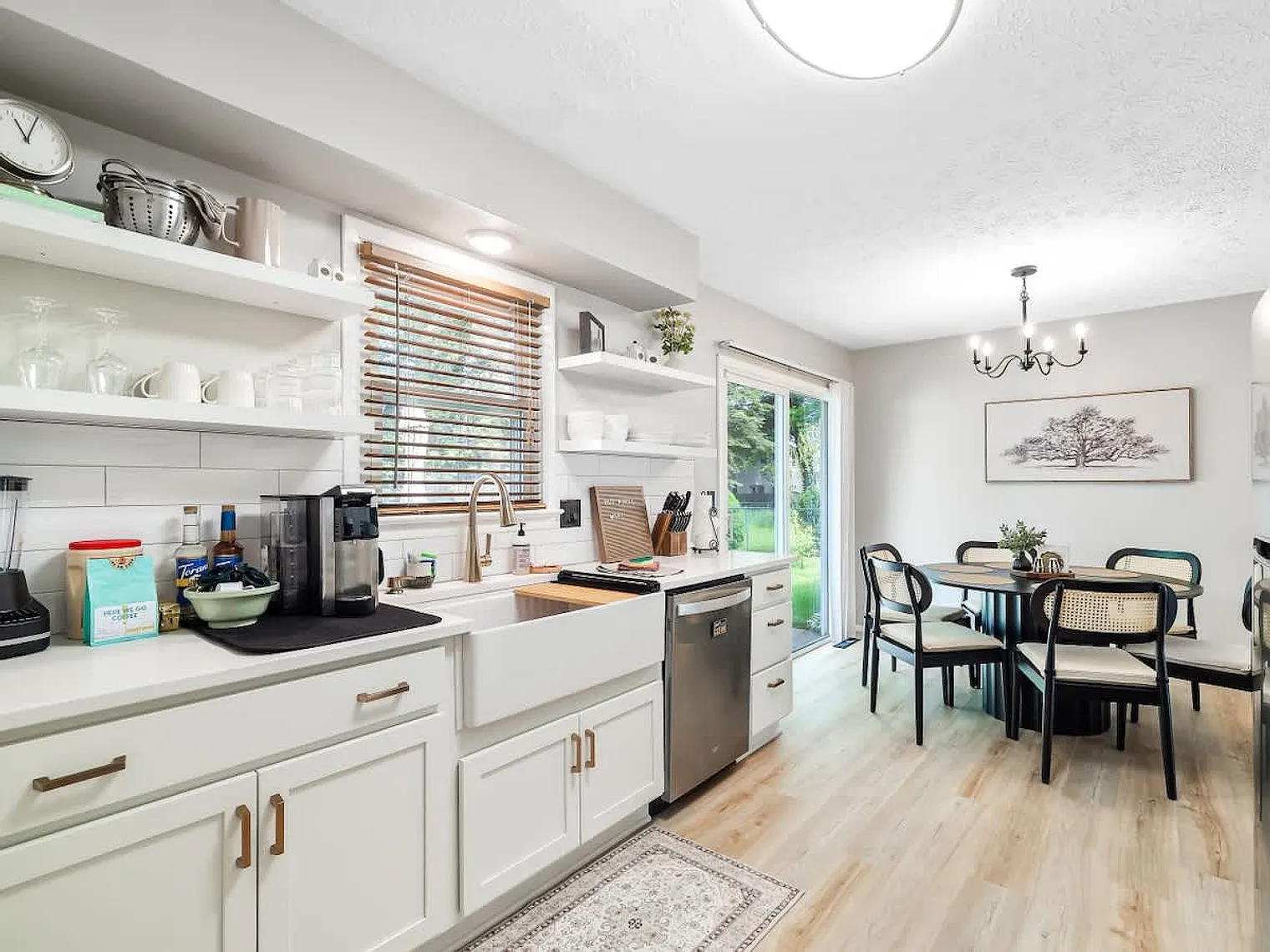 2 bed, 1.0 bath, 1108 sqft, $3,026 — Photo 4