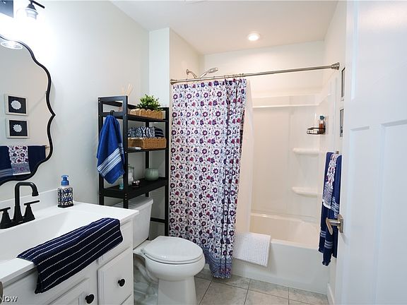 5th image of 4161 Hidden Village Dr