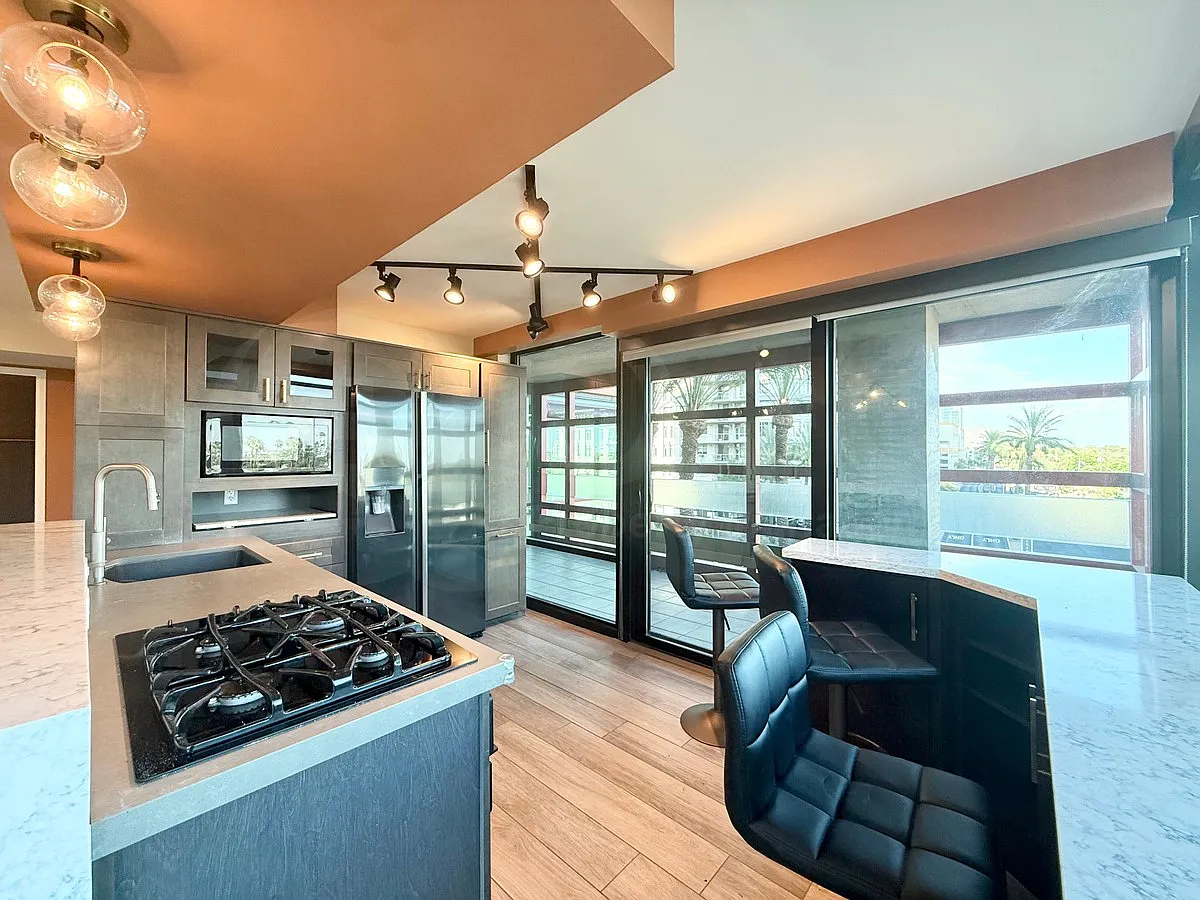 2 bed, 2.0 bath, 1166 sqft, $2,549 — Photo 2