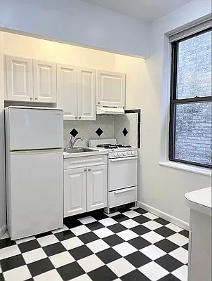 Rented by CitySites Real Estate Group | media 7