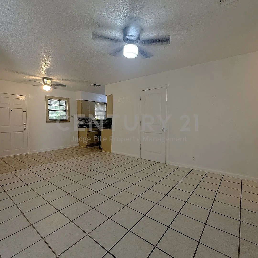 Nice 3/1 in Terrell For Rent! — Photo 4