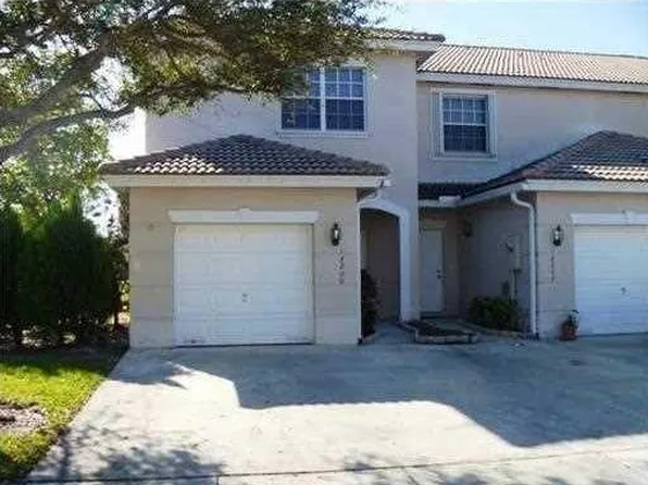 12200 SW 6th St, Hollywood, FL 33025