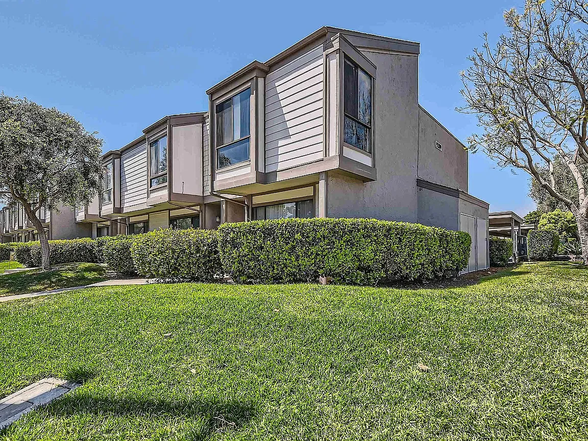 Building Photo - 9289 Village Glen Dr #115
