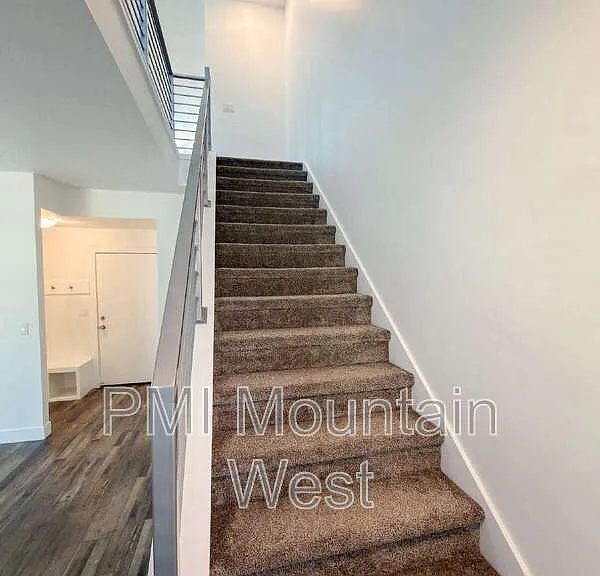 506 W 2200 N — Photo 6