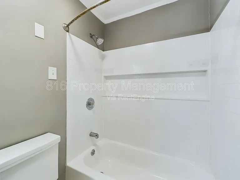 5012 S Grand Ave — Photo 14