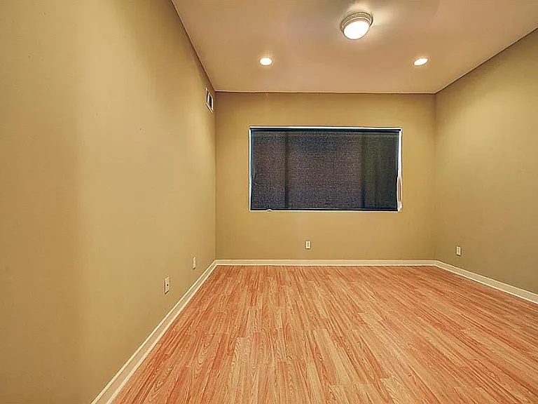 711 Andrews St — Photo 3