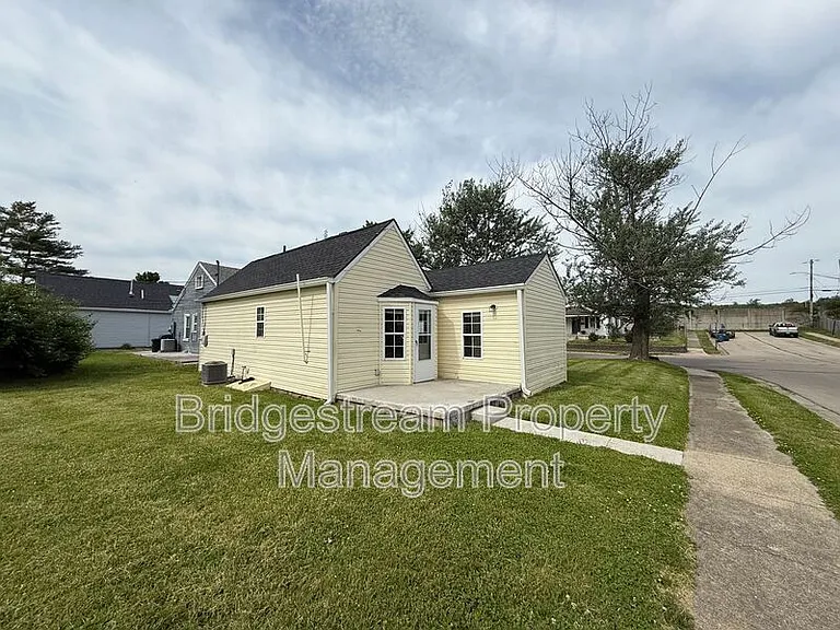 2800 Cadillac St — Photo 3