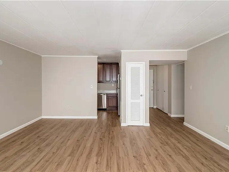 1005 Woodrow Ave #2C — Photo 6