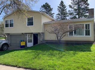 103 14th Ave S, Brookings, SD 57006