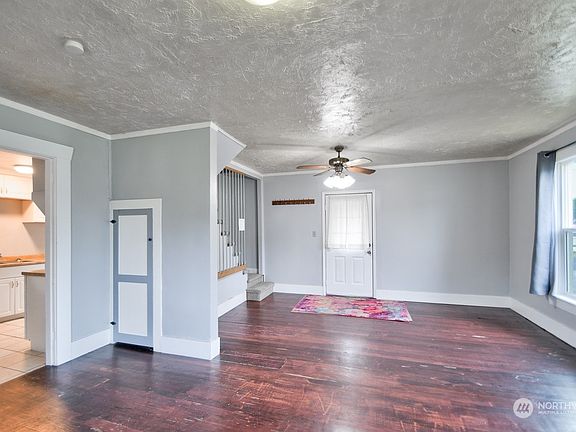 4th image of 125 Lincoln Avenue W