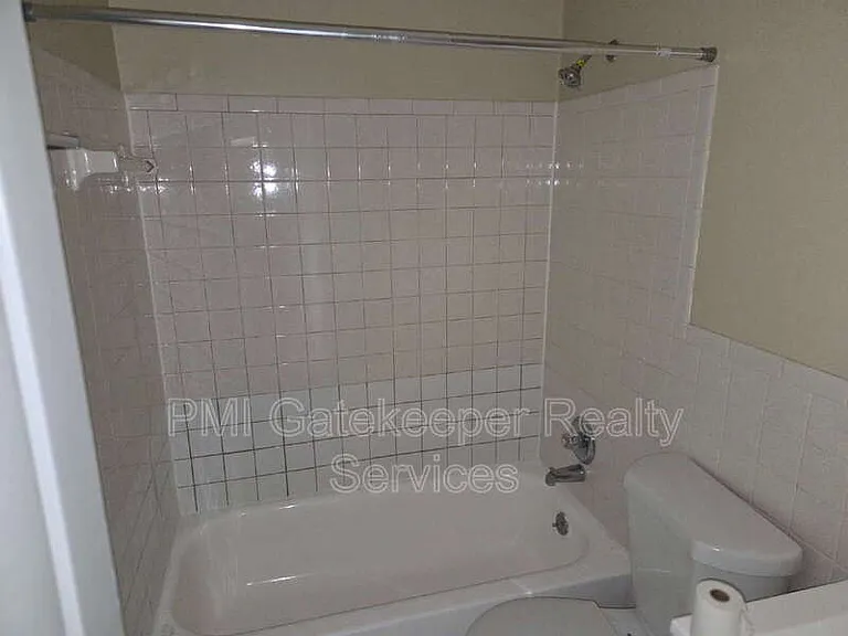 2459 Montana Ave #8 — Photo 13