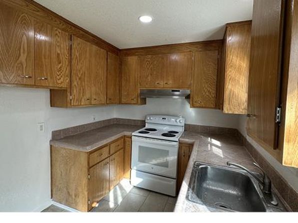 5694 Tucson Dr #1