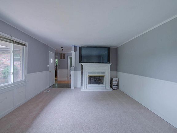 4th image of 4232 Spar Dr